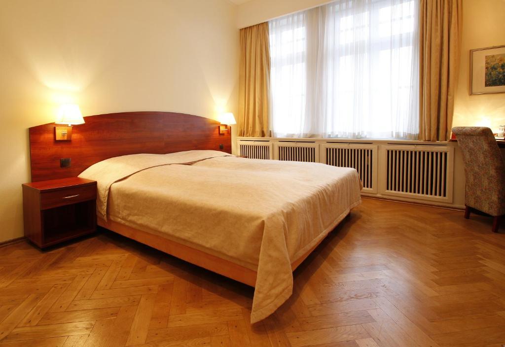 Hotel Preuss Im Dammtorpalais Hamburg-Harburg Kamer foto